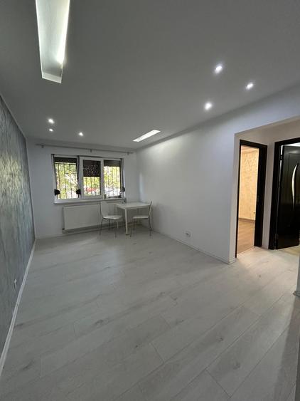 Apartament cu 2 camere semidecomandat în Micro 38