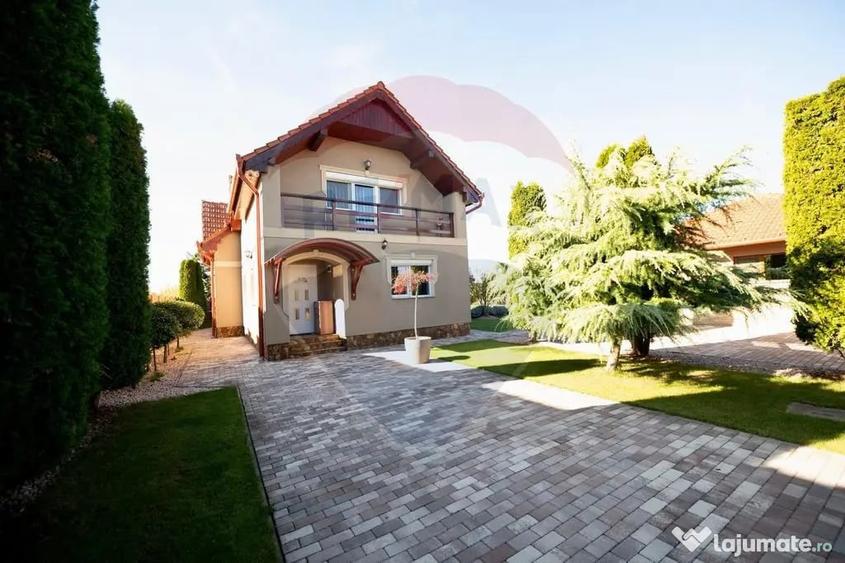 Casă cu 5 camere cu Teren 2687 Mp în Mădăras