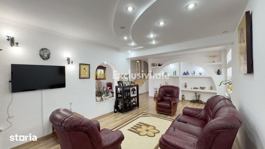Casă cu 5 camere cu Teren 1010 Mp în Central