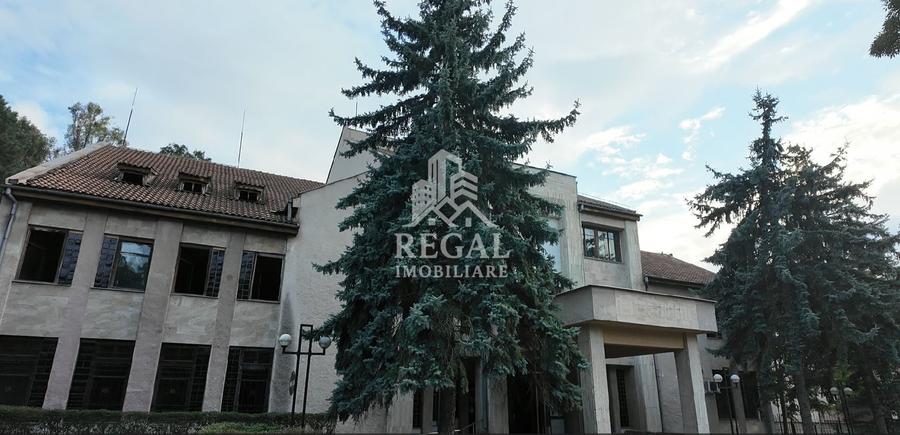 Spațiu comercial, de 1,954 mp, în Central