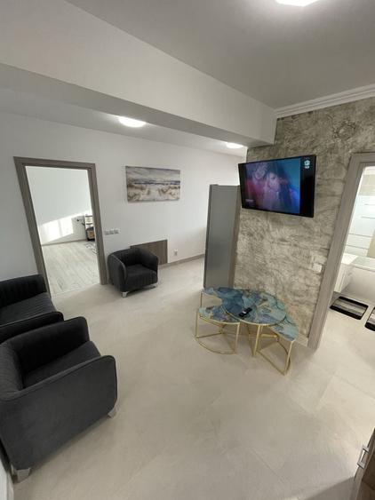 Apartament cu 2 camere decomandat în Calea București