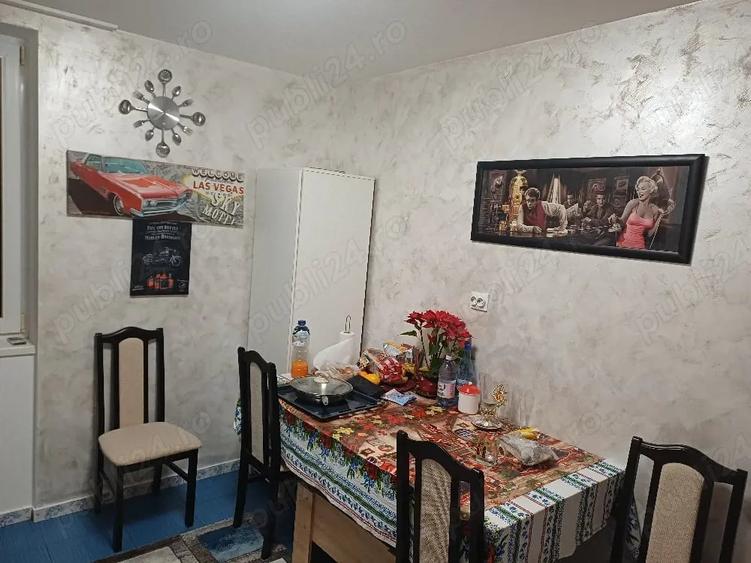 Apartament cu 4 camere decomandat, mobilat în Central
