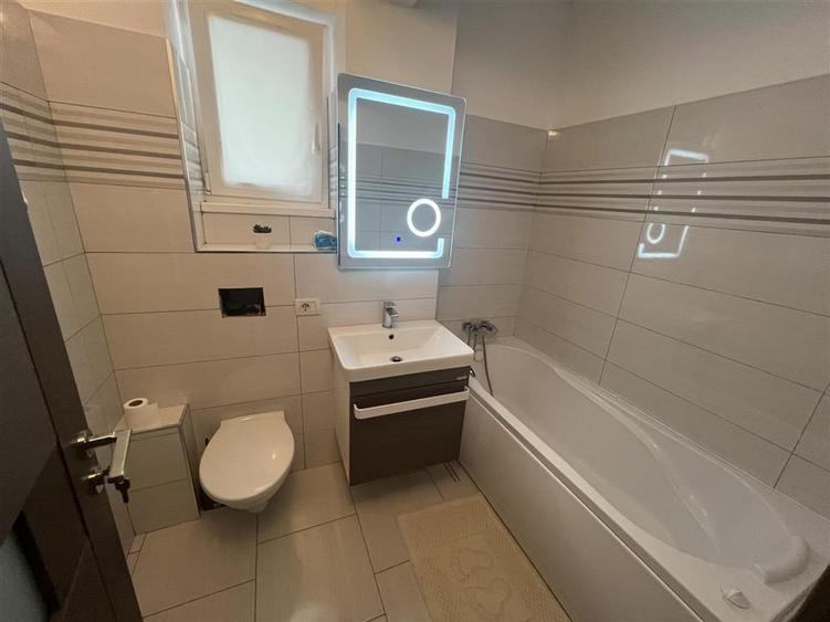 Apartament cu 2 camere decomandat, mobilat în Sud