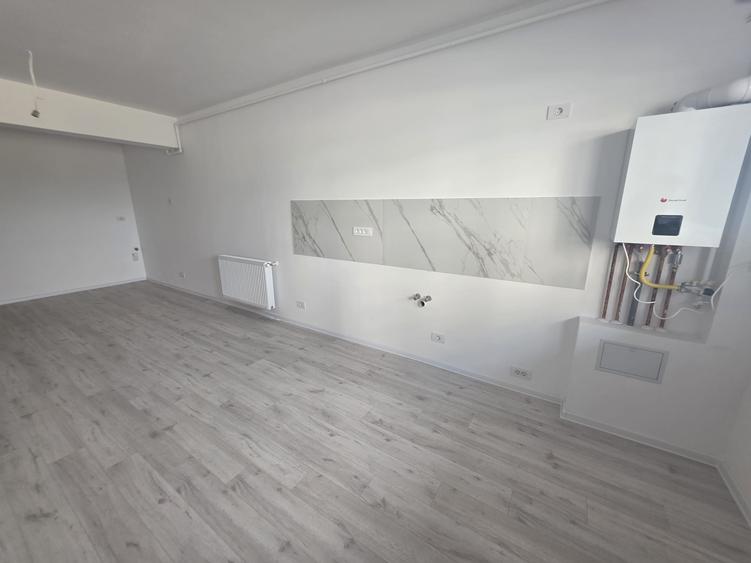 Apartament cu 2 camere semidecomandat în 13 Decembrie