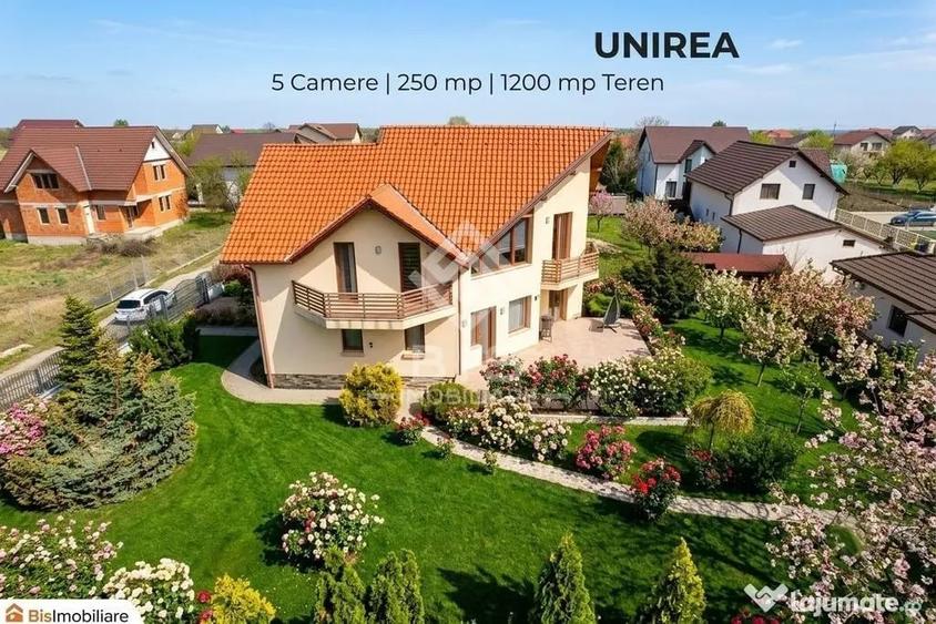 Casă cu 7 camere cu Teren 1200 Mp în Unirea