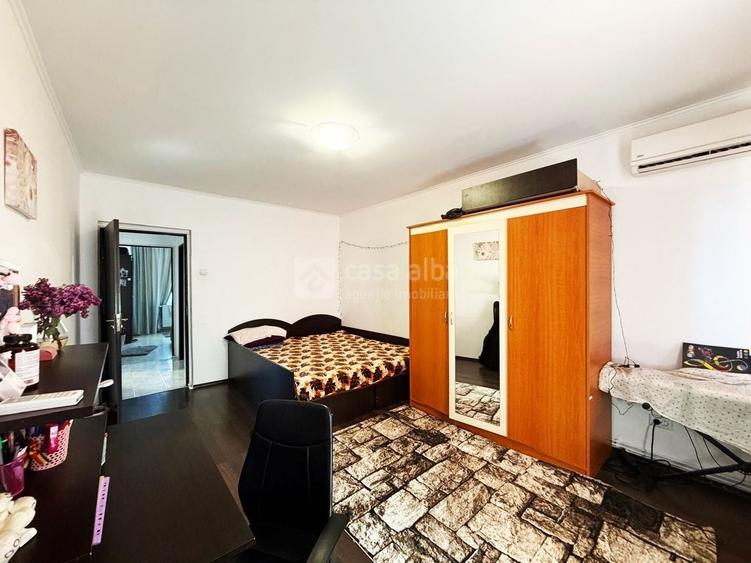 Apartament cu 3 camere decomandat, mobilat în Alexandru cel Bun
