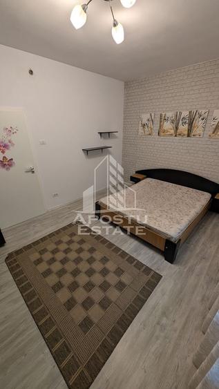 Apartament cu 2 camere semidecomandat, mobilat în Complex Studențesc