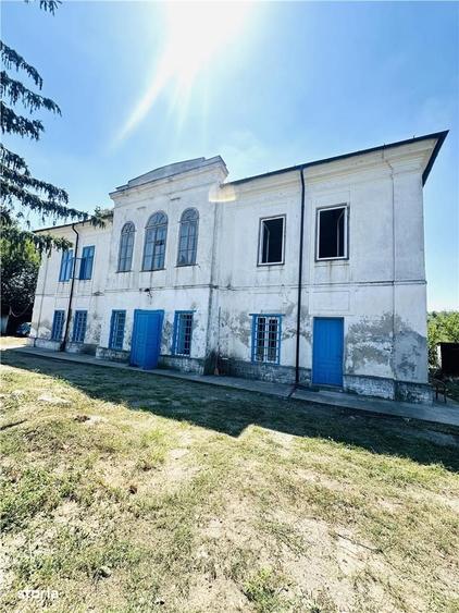 Casă cu 4 camere în Româna