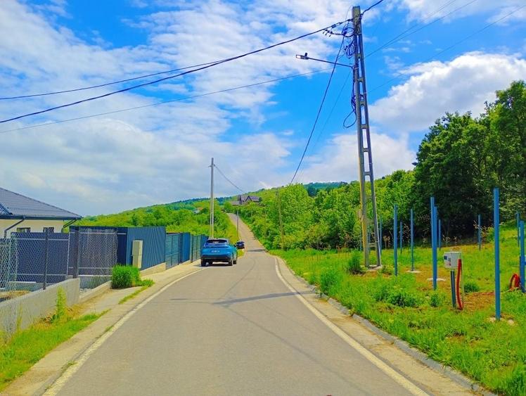 Casă cu 4 camere în Tomești