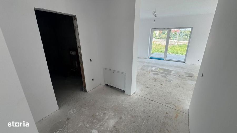 Casă cu 4 camere în Sadu