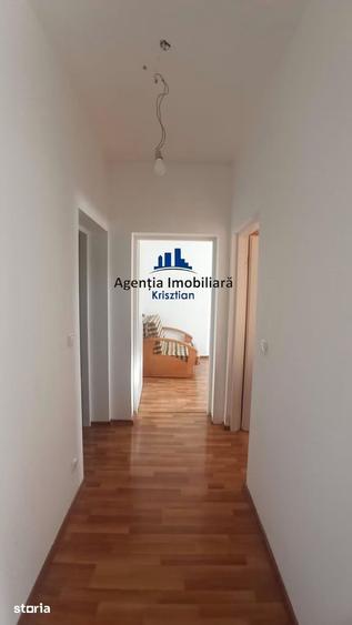 Apartament cu 3 camere decomandat în Burdea