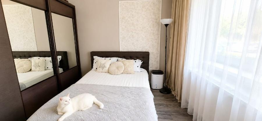 Apartament cu 3 camere decomandat, mobilat în Central
