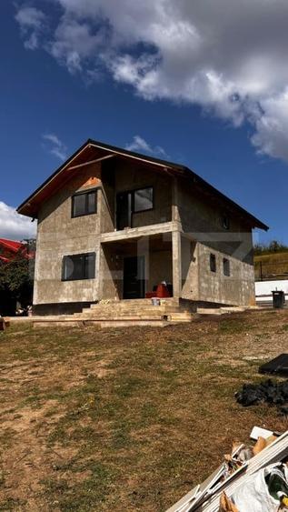Casă individuală cu 4 camere cu Teren 500 Mp în Nord-Est