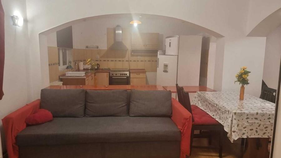 Casă cu 3 camere cu Teren 320 Mp în Roșu