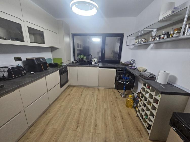 Vilă modernă, nouă, de închiriat în Micești, între Pitești și Mioveni - 6