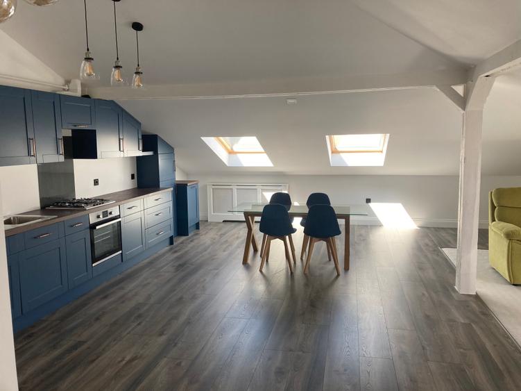 Apartament cu 2 camere decomandat în Europa