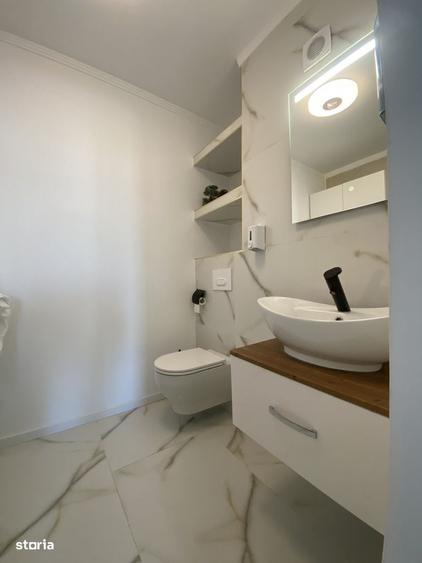 Apartament cu 3 camere semidecomandat în Ciupercenii Noi