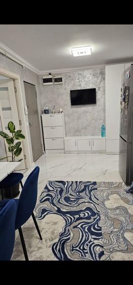 Apartament cu 3 camere decomandat în Lacu