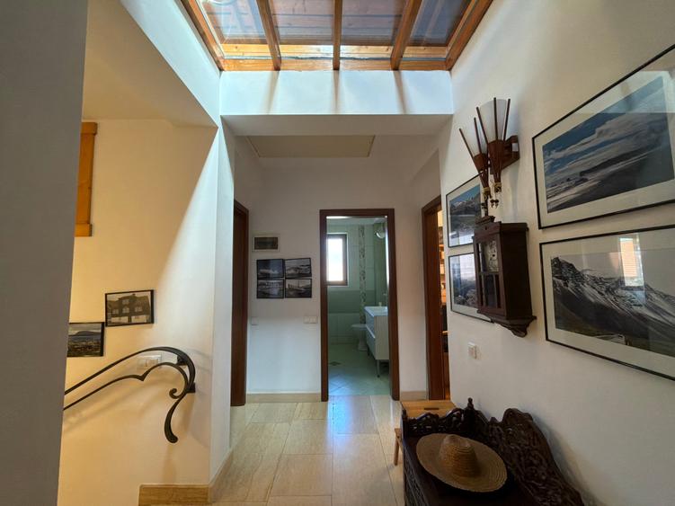 Casă individuală cu 5 camere cu Canalizare în Corbeanca