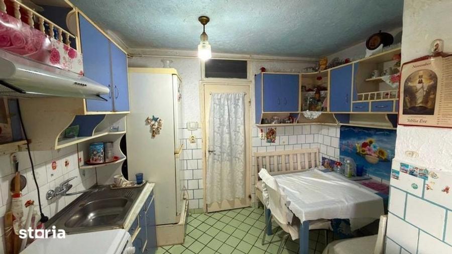 Apartament cu 3 camere în Micro 16