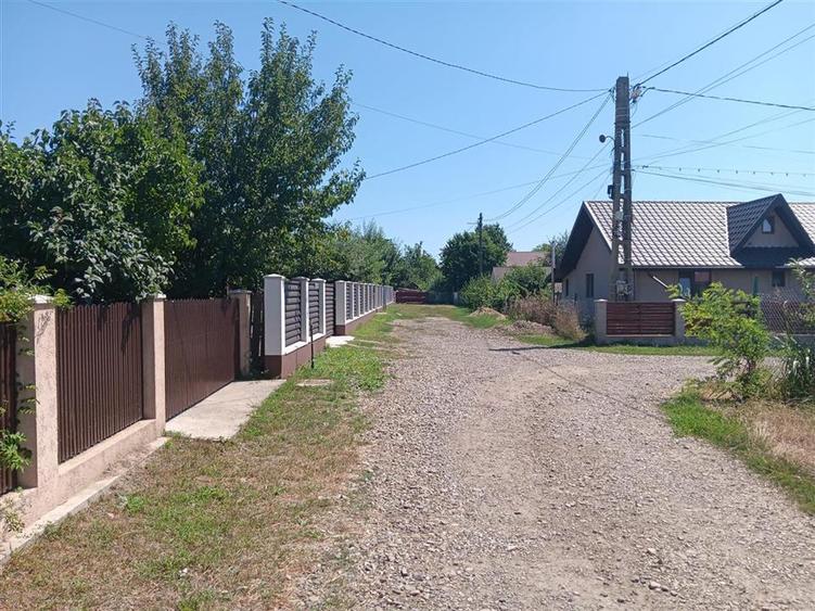 Teren Construcții intravilan de 949 mp, în Popricani