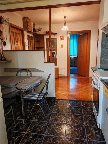 Apartament cu 3 camere decomandat în Dosu Bricii