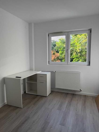 Apartament cu 4 camere semidecomandat în Ștefan cel Mare