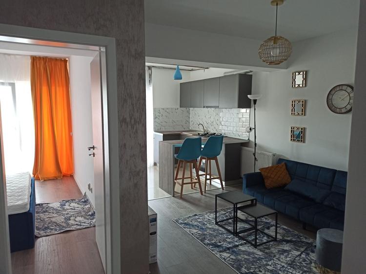 Apartament cu 2 camere semidecomandat, mobilat în Nord-Vest