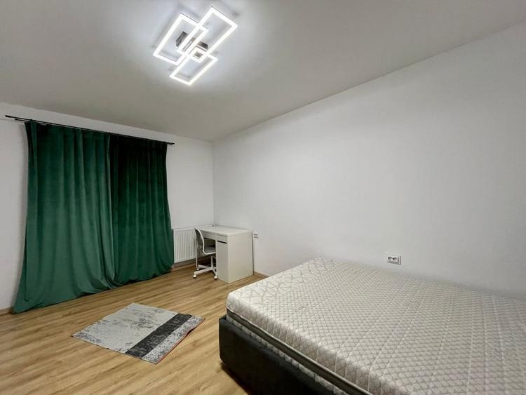 Apartament cu 3 camere semidecomandat, mobilat în Florești
