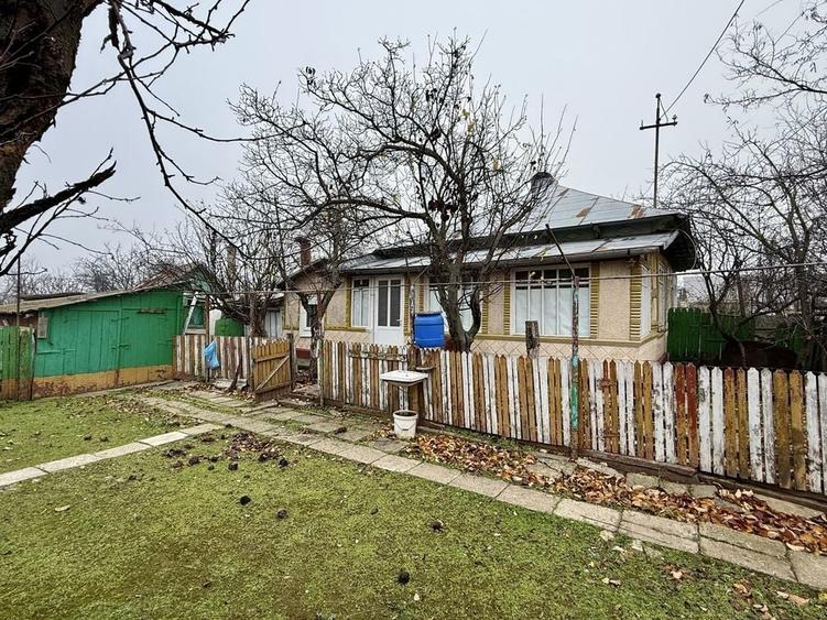 Casă cu 4 camere în Ulmu