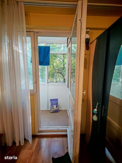 Apartament cu 2 camere decomandat, mobilat în Tei