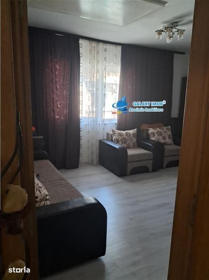Apartament cu 3 camere decomandat, mobilat în Bradu