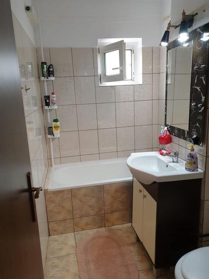Apartament cu 2 camere semidecomandat în Lipovei