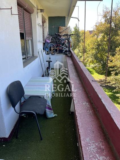 Apartament cu 3 camere decomandat, mobilat în Central