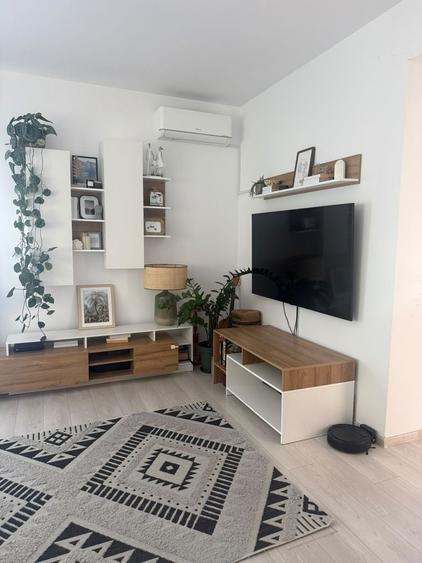 Apartament cu 3 camere semidecomandat în Copou
