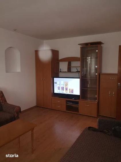 Apartament cu 3 camere decomandat în Obor