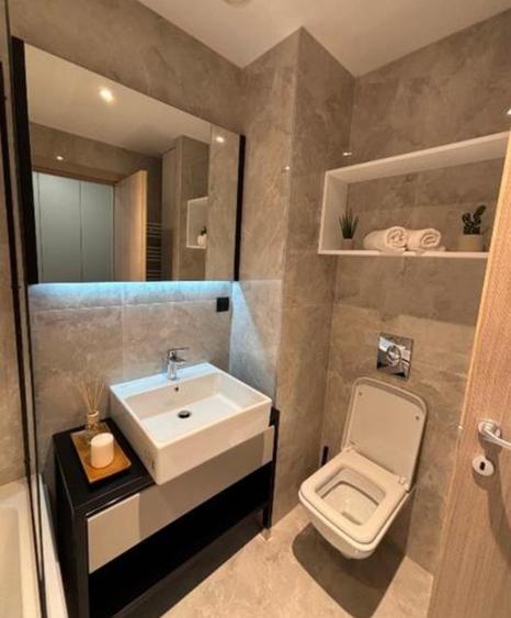 Apartament cu 2 camere semidecomandat, mobilat în Alba Iulia