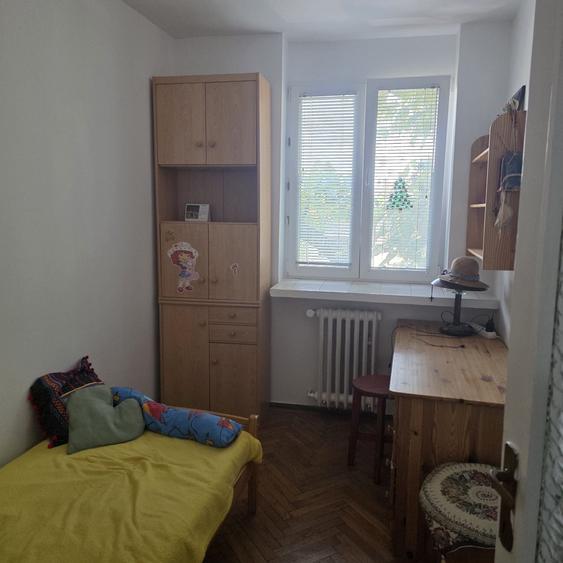 Apartament cu 3 camere decomandat în Romană