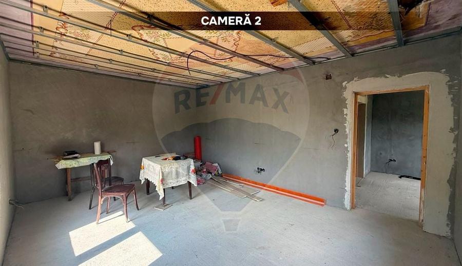 Casă cu 2 camere cu Teren 2628 Mp în Hovrila