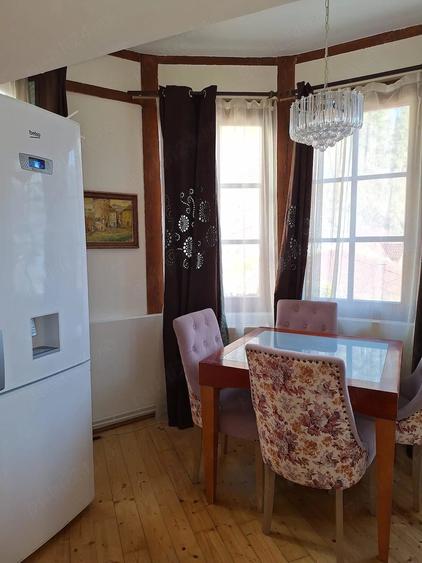Apartament cu 2 camere decomandat în Schei