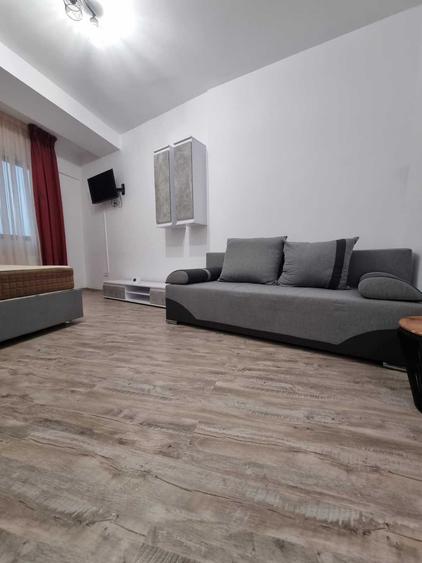 Garsonieră decomandată în Regie