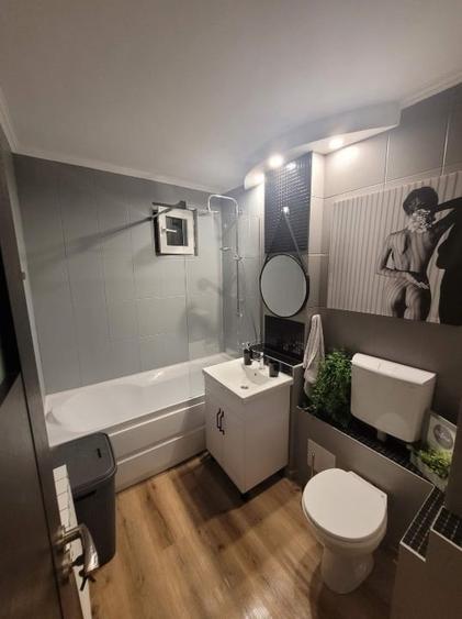Apartament cu 3 camere decomandat, mobilat în Tomis III