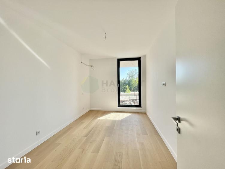 Apartament cu 3 camere decomandat în Tunari