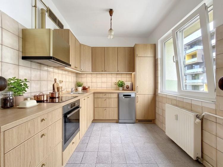 Apartament cu 2 camere nedecomandat în Tipografilor