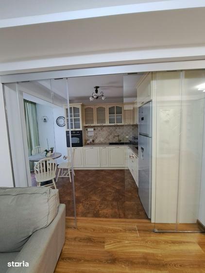 Apartament cu 3 camere semidecomandat în Central