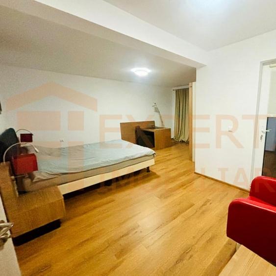 Casă individuală cu 5 camere cu Canalizare în Ovidiu