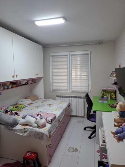 Apartament cu 4 camere decomandat în Crângași