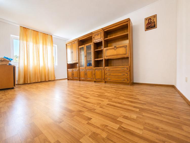 Apartament cu 3 camere decomandat în Vidin-Progresul
