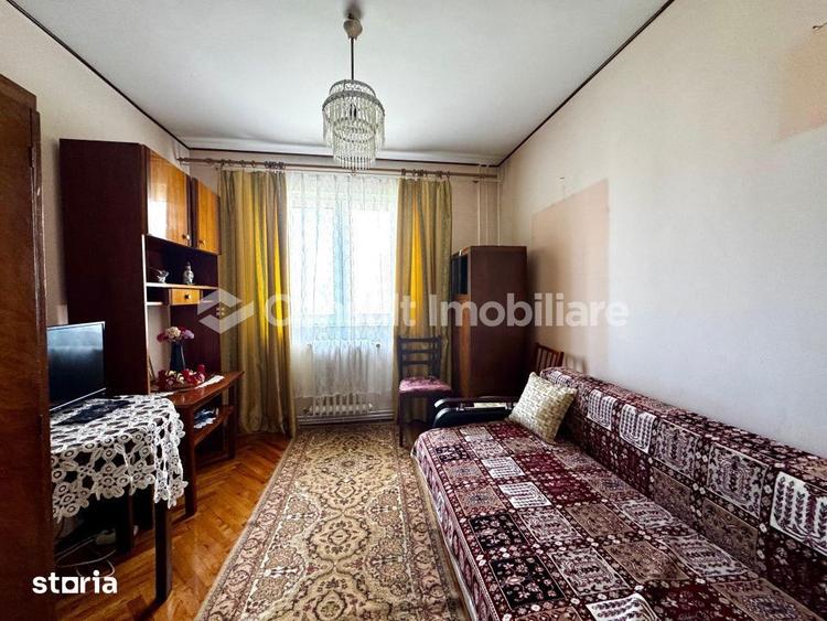 Apartament cu 3 camere semidecomandat în Andrei Mureșanu