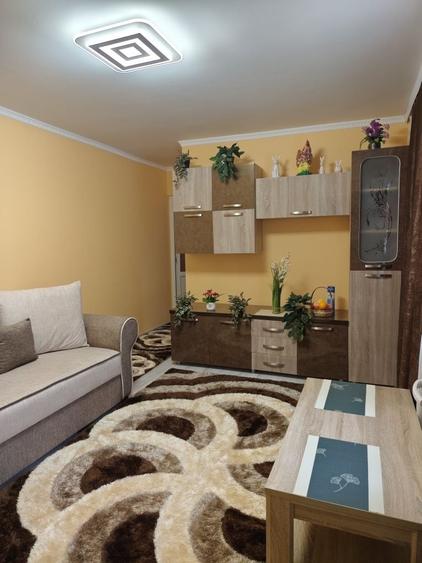 Apartament cu 2 camere semidecomandat în Exterior Vest